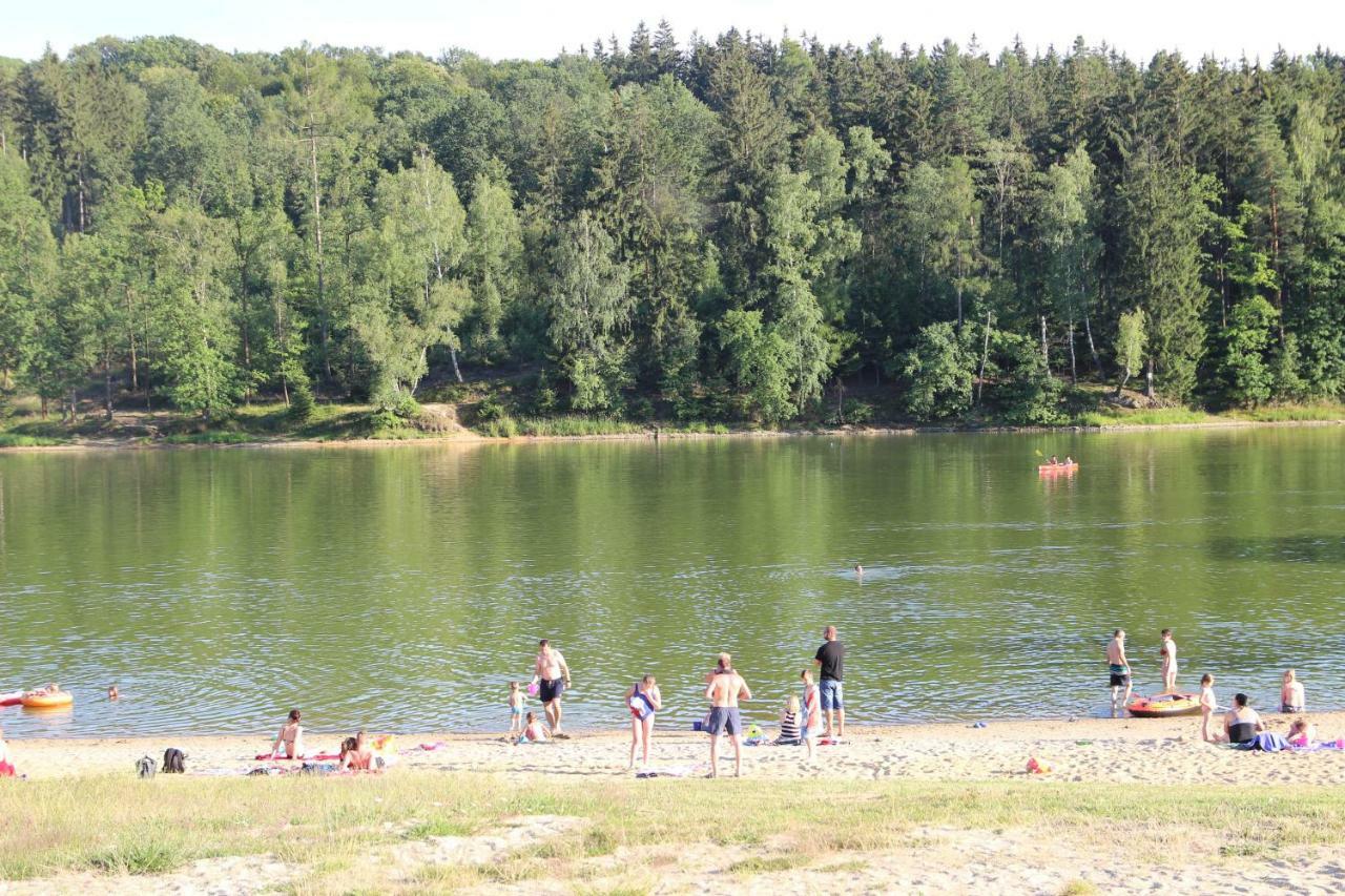 Domki Nad Jeziorem W Karlowicach Karlowice Eksteriør billede